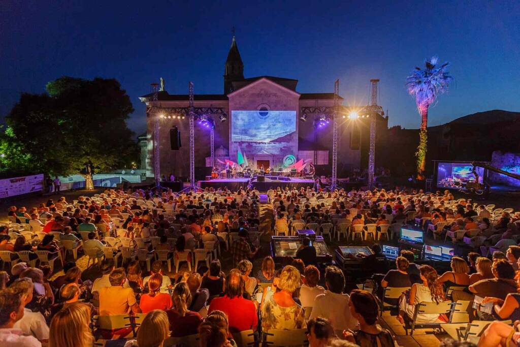 Kastela, 19.07.2015 – Odrzana 17. Vecer dalmatinske pisme natjecateljaskog karaktera