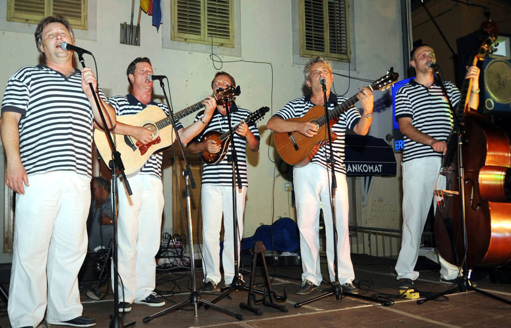 SELCE,14.07.2012.  ETNO SELCE LJETNA ZABAVA  KLAPA NEVERA FOTO IVICA TOMIÆ